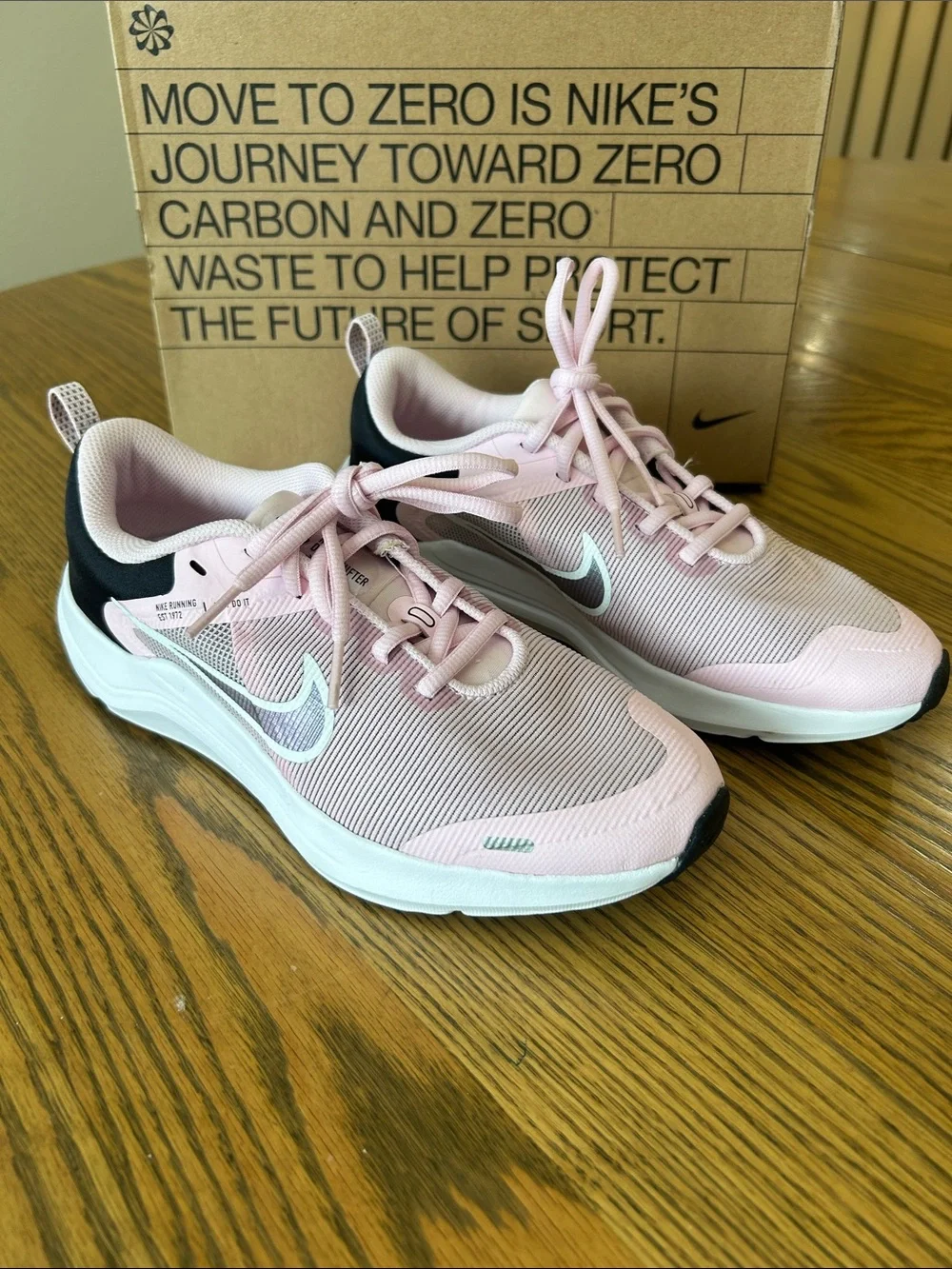 Nike girls Downshifter Running Sneakers, size 5Y, NIB
